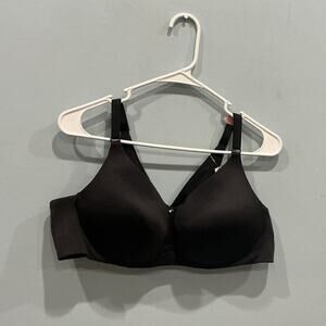 NEW Cacique Womens Lightly Lined No Wire Bra 42B Invisible Backsmoother Black